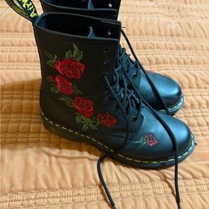 Dr. Martens Vondy Softy size 9 Women’s